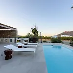 Villa Theros *