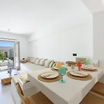 Villa Theros