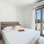 Villa Theros Molos (Paros)